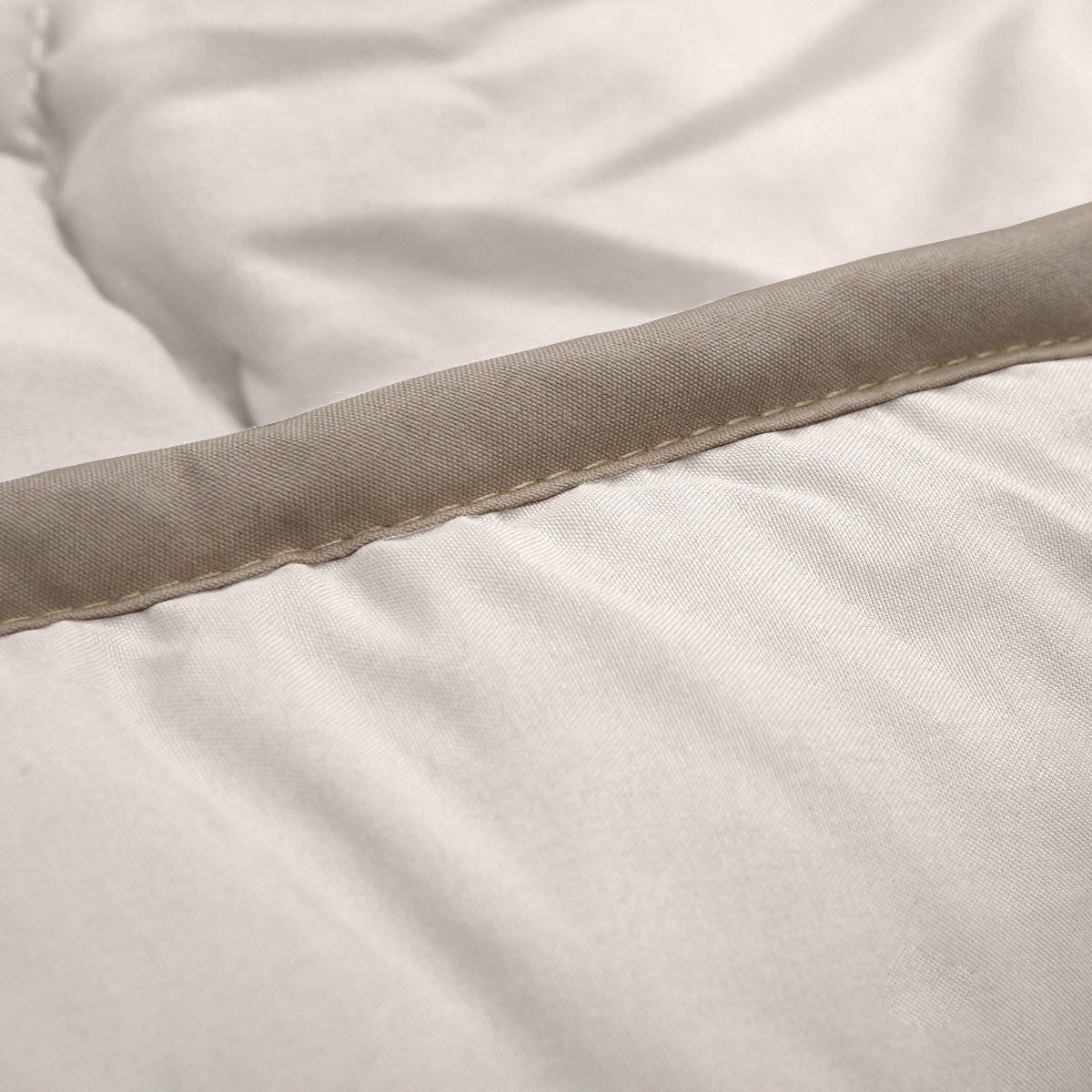 Cooling Summer Duvet 2-in-1 Bedspread in Pearl White – Soft Satin Fabric for Breathable Comfort & Temperature Regulation 3