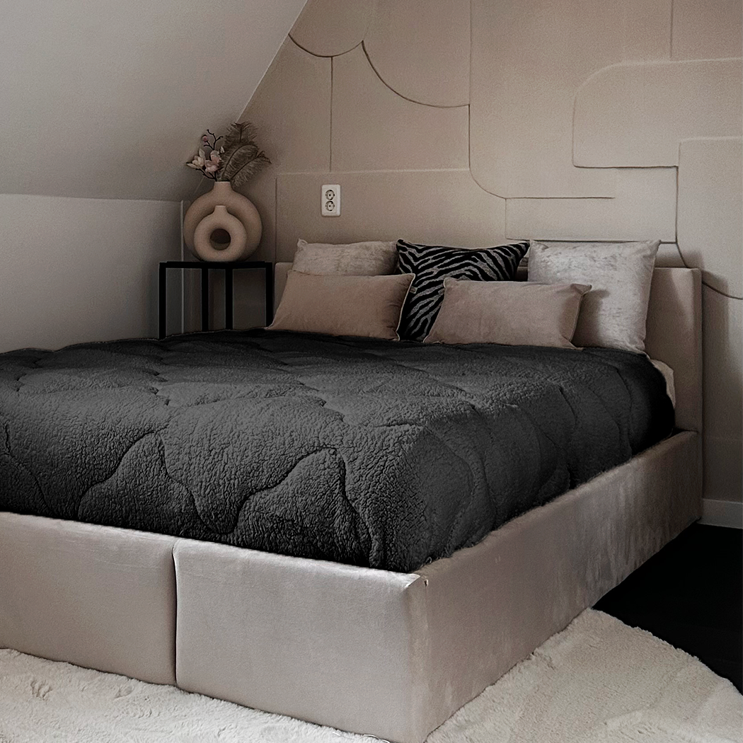 Jet Black Teddy Blanket – 2-in-1 Duvet and Bedspread, Soft Breathable Fabric, Available in Multiple Sizes 1