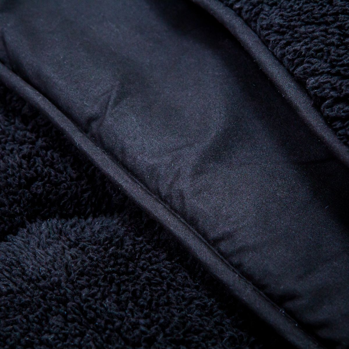 Jet Black Teddy Blanket – 2-in-1 Duvet and Bedspread, Soft Breathable Fabric, Available in Multiple Sizes 4