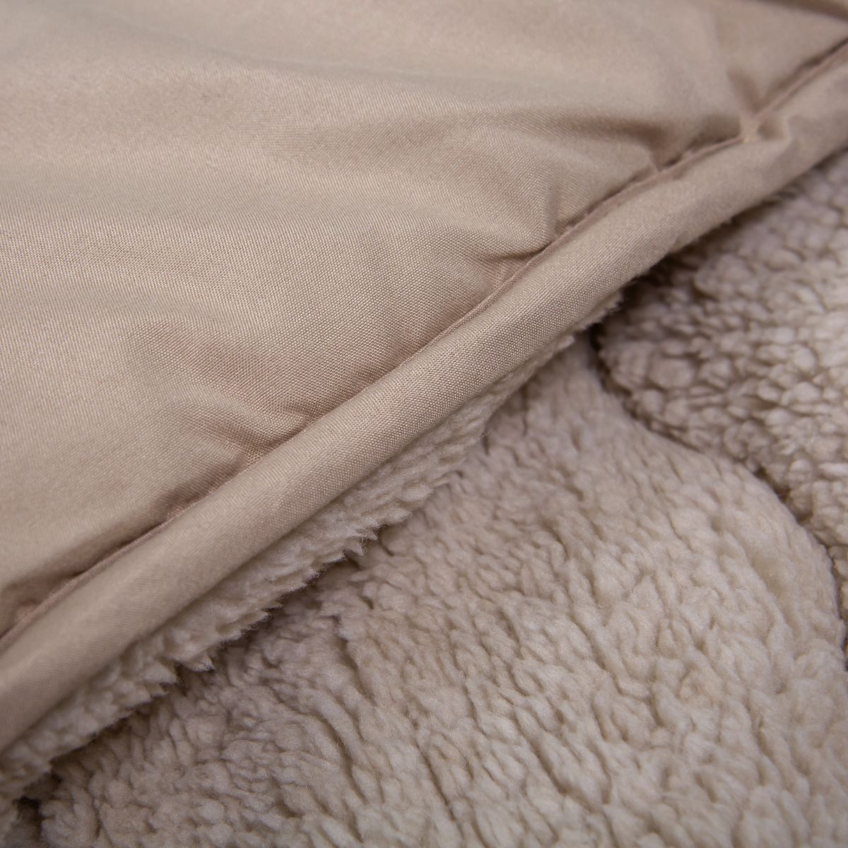 Teddy Blanket 2-in-1 Duvet and Bedspread, Iced Coffee Taupe, Soft Heat-Regulating Fabric, Versatile for All Seasons, Easy Care 4
